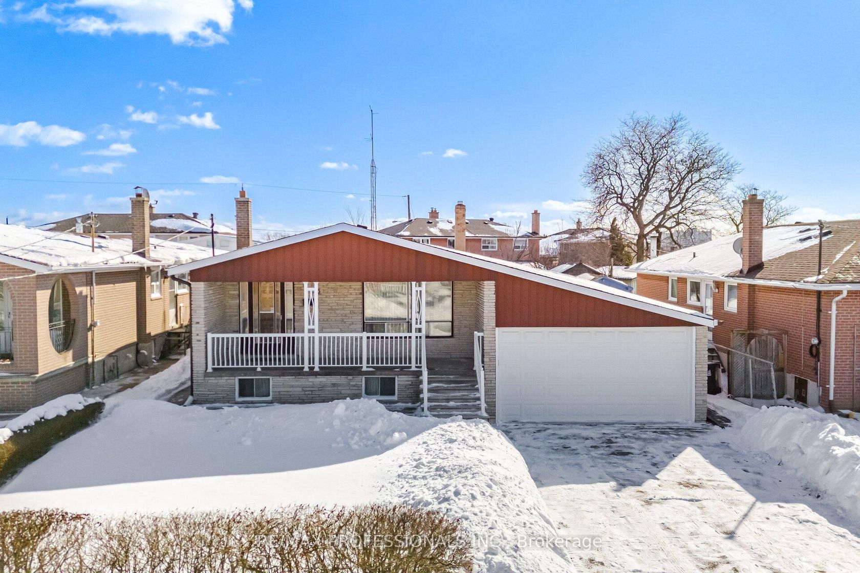 83 Spenvalley Drive, Jane Heights, Toronto photo number 2