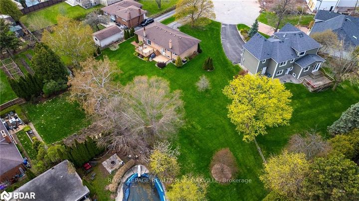 Photo 10 at 2030 Vickery Drive, WO West, Oakville