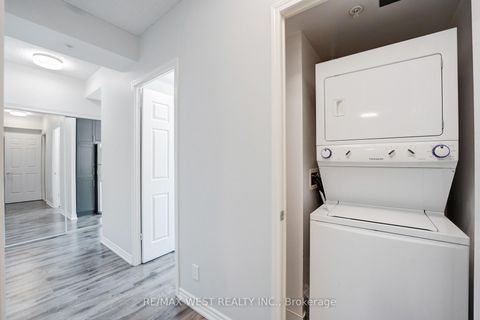Photo 3 at 625 - 15 James Finlay Way, CFB, Toronto