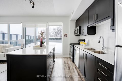 Photo 4 at 625 - 15 James Finlay Way, CFB, Toronto