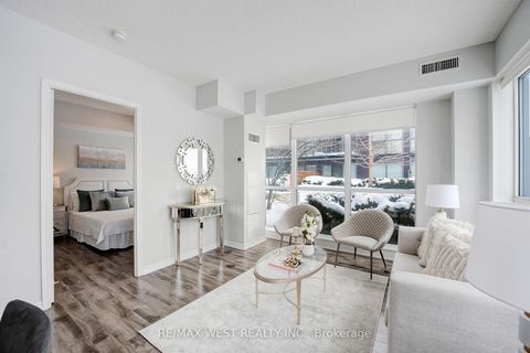 Photo 11 at 625 - 15 James Finlay Way, CFB, Toronto