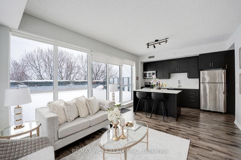 Photo 12 at 625 - 15 James Finlay Way, CFB, Toronto