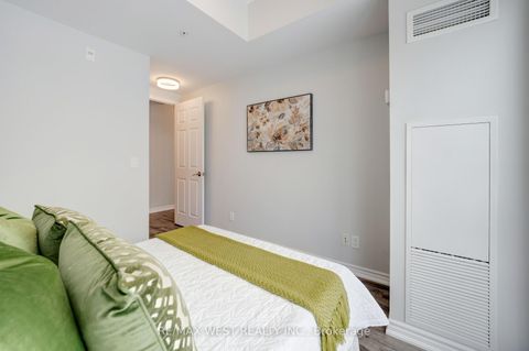 Photo 16 at 625 - 15 James Finlay Way, CFB, Toronto
