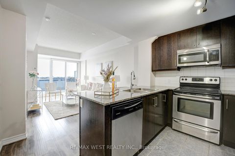 Photo 2 at 627 - 15 James Finlay Way, CFB, Toronto