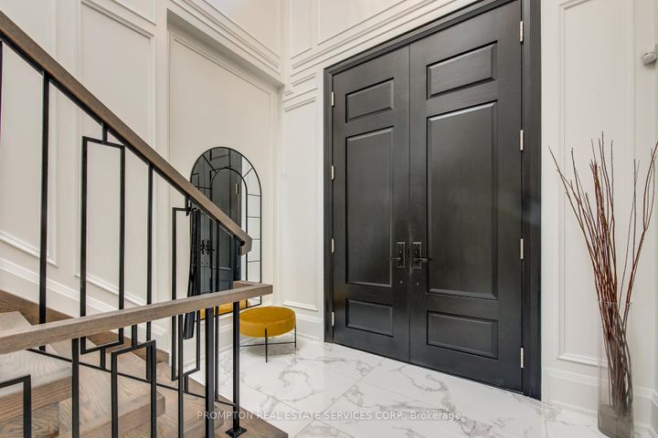 Photo 1 at 47 Wycliffe Crescent, Bayview Village, Toronto