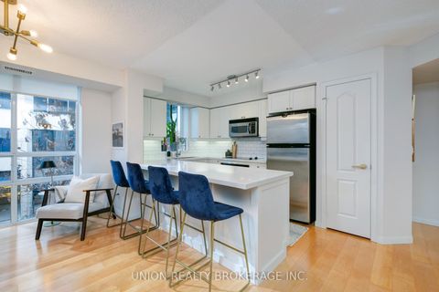 Photo 6 at 313 - 18 Stafford Street, Niagara, Toronto