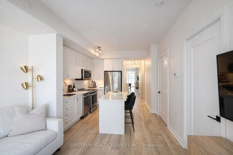 Photo 9 at 907 - 9000 Jane Street, Concord, Vaughan