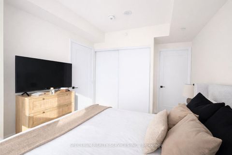 Photo 11 at 907 - 9000 Jane Street, Concord, Vaughan