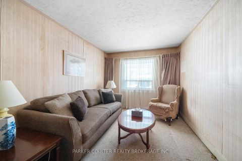 Photo 4 at 26 Larchmount Avenue, South Riverdale, Toronto