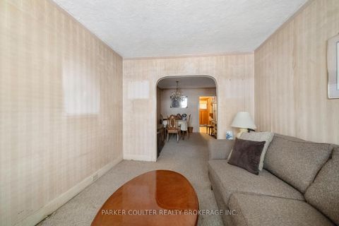 Photo 5 at 26 Larchmount Avenue, South Riverdale, Toronto