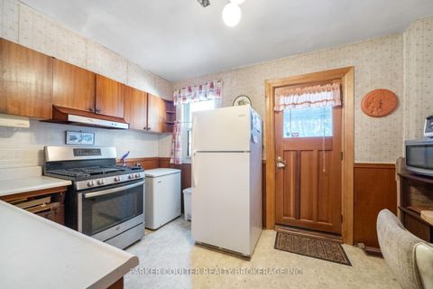 Photo 9 at 26 Larchmount Avenue, South Riverdale, Toronto