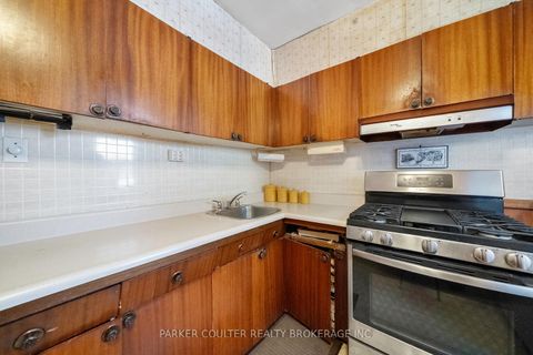 Photo 10 at 26 Larchmount Avenue, South Riverdale, Toronto