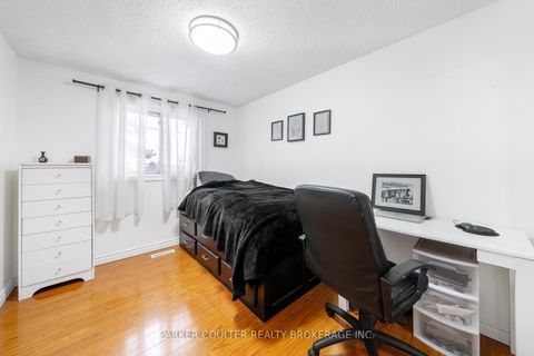 Photo 11 at 4 - 261 Rose Street, Wellington, Barrie