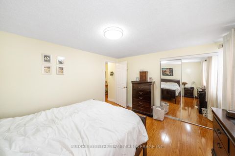 Photo 15 at 4 - 261 Rose Street, Wellington, Barrie