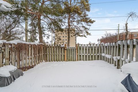 Photo 21 at 4 - 261 Rose Street, Wellington, Barrie