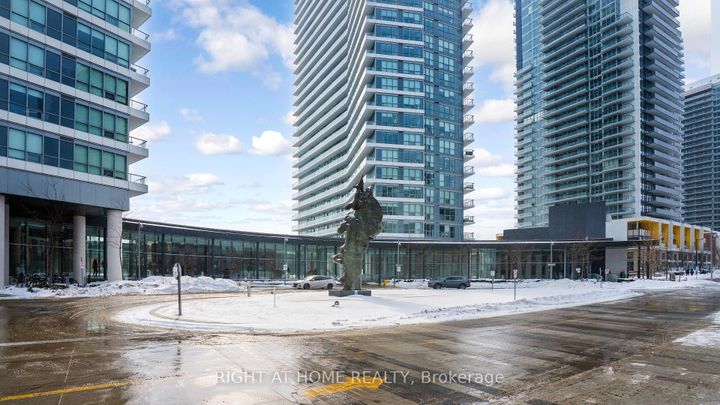 Photo 1 at 317 - 121 McMahon Drive, Bayview Village, Toronto