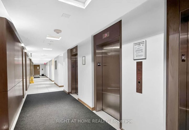 Photo 8 at 317 - 121 McMahon Drive, Bayview Village, Toronto