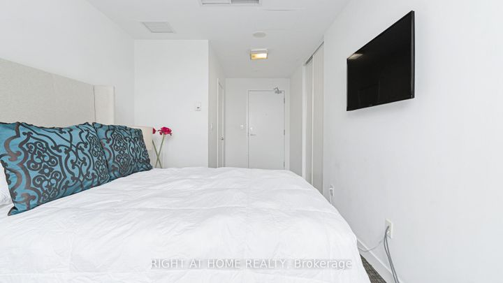 Photo 33 at 317 - 121 McMahon Drive, Bayview Village, Toronto