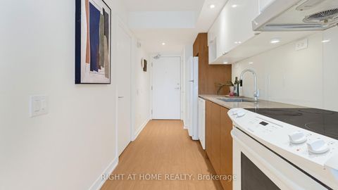 Photo 10 at 317 - 121 McMahon Drive, Bayview Village, Toronto