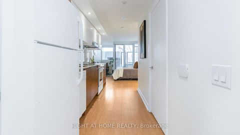 Photo 11 at 317 - 121 McMahon Drive, Bayview Village, Toronto