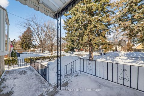 Photo 3 at 233 Oakridge Drive, Cliffcrest, Toronto