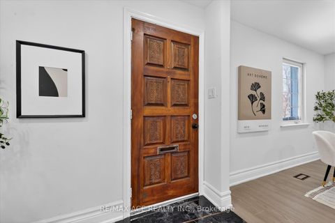 Photo 5 at 233 Oakridge Drive, Cliffcrest, Toronto