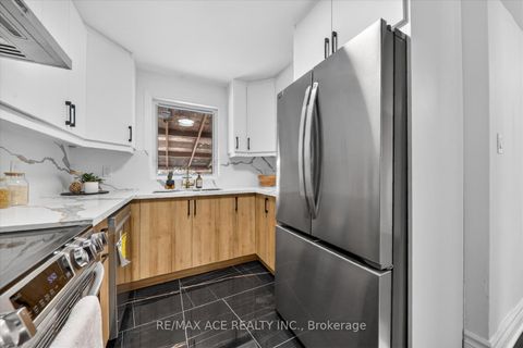 Photo 15 at 233 Oakridge Drive, Cliffcrest, Toronto