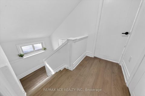 Photo 22 at 233 Oakridge Drive, Cliffcrest, Toronto