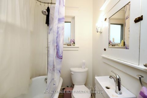 Photo 31 at 18-20 Reuben Street, Aurora Village, Aurora