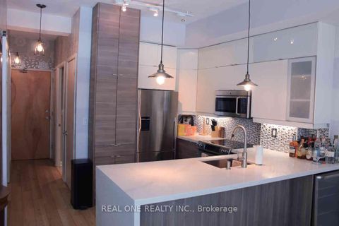 Photo 3 at 225 - 350 Wellington Street W, Waterfront Communities C1, Toronto