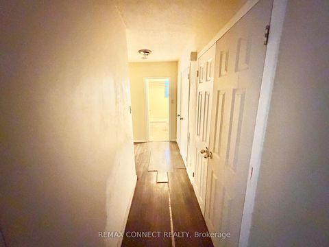 Photo 7 at 206 - 825 Kennedy Road, Ionview, Toronto