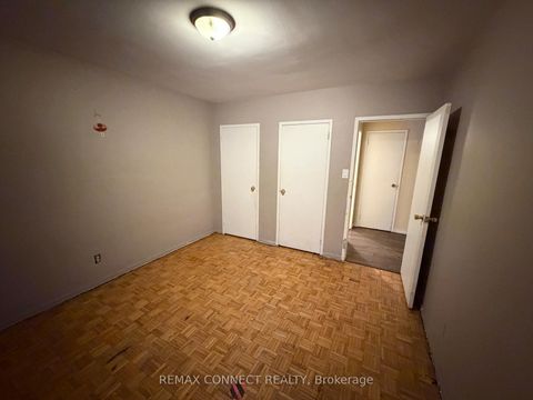 Photo 10 at 206 - 825 Kennedy Road, Ionview, Toronto