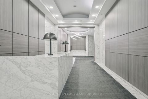 Photo 2 at 904 - 393 King Street W, Waterfront Communities C1, Toronto