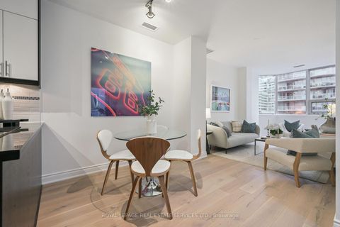 Photo 9 at 904 - 393 King Street W, Waterfront Communities C1, Toronto