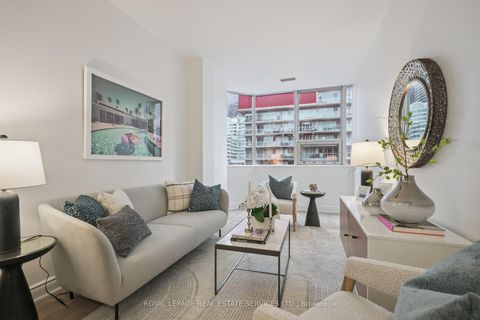 Photo 11 at 904 - 393 King Street W, Waterfront Communities C1, Toronto