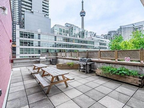 Photo 15 at 904 - 393 King Street W, Waterfront Communities C1, Toronto