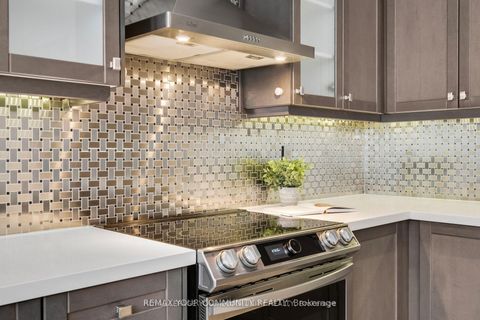 Photo 9 at 8 King Boulevard, King City, King