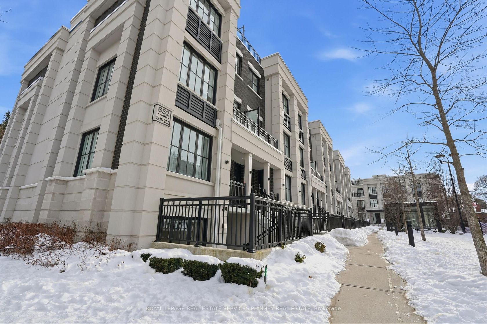 201 - 652 Cricklewood Drive, Mineola, Mississauga 