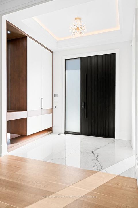 Photo 4 at 82 Donhill Crescent, Kleinburg, Vaughan