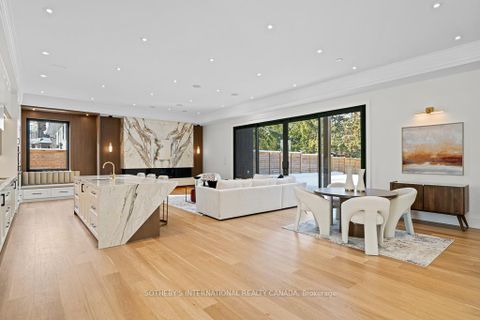 Photo 7 at 82 Donhill Crescent, Kleinburg, Vaughan