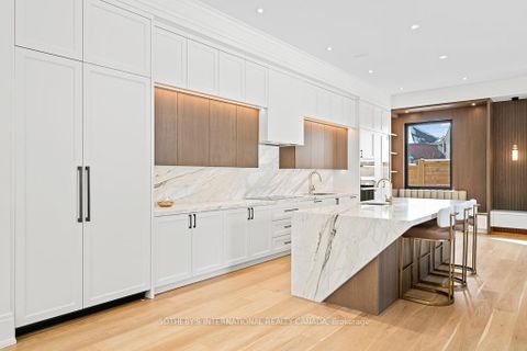 Photo 8 at 82 Donhill Crescent, Kleinburg, Vaughan