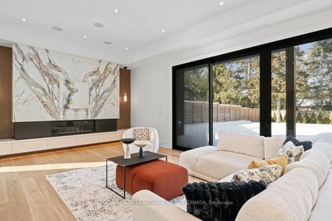 Photo 9 at 82 Donhill Crescent, Kleinburg, Vaughan