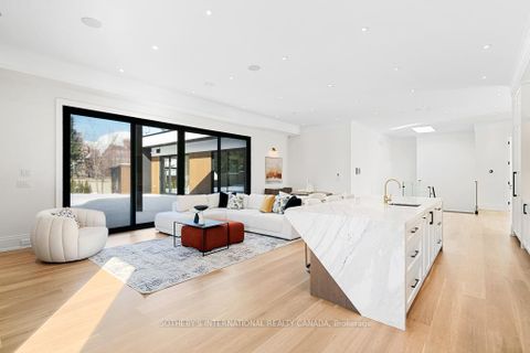 Photo 14 at 82 Donhill Crescent, Kleinburg, Vaughan