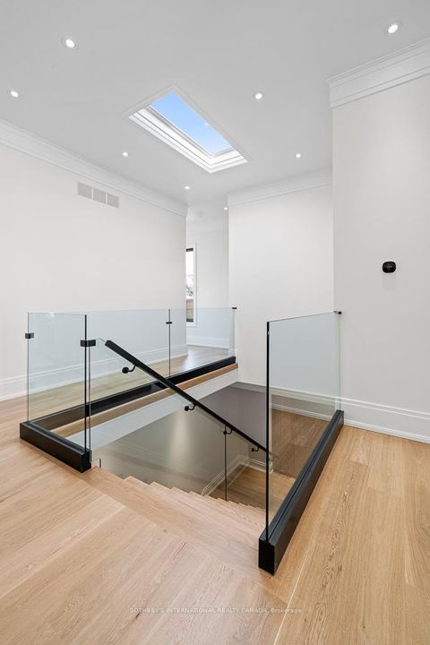 Photo 33 at 82 Donhill Crescent, Kleinburg, Vaughan