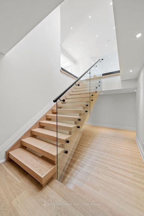 Photo 34 at 82 Donhill Crescent, Kleinburg, Vaughan