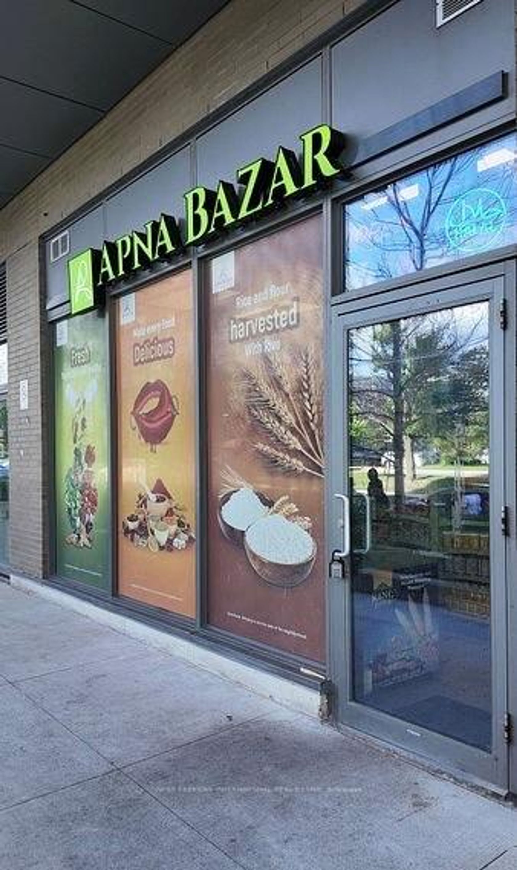 1B/Unit 2 - 56 Forest Manor Drive, Henry Farm, Toronto photo number 2