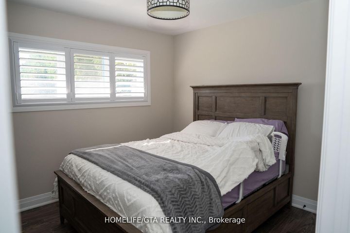 Photo 12 at 439 Rossland Road W, McLaughlin, Oshawa