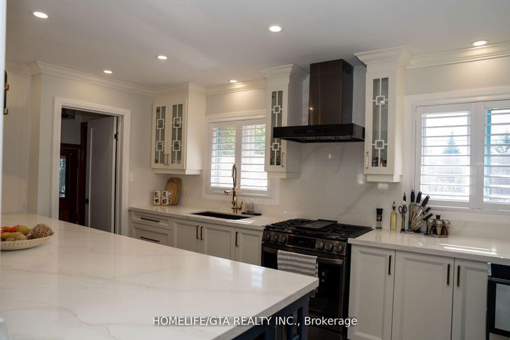 Photo 16 at 439 Rossland Road W, McLaughlin, Oshawa