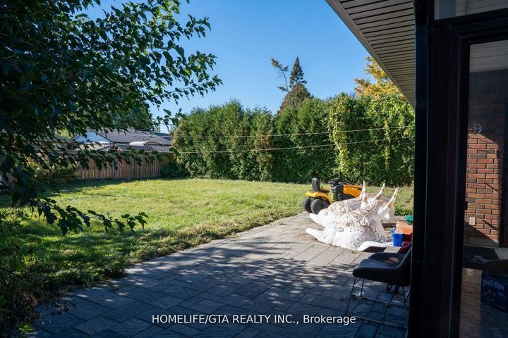 Photo 26 at 439 Rossland Road W, McLaughlin, Oshawa