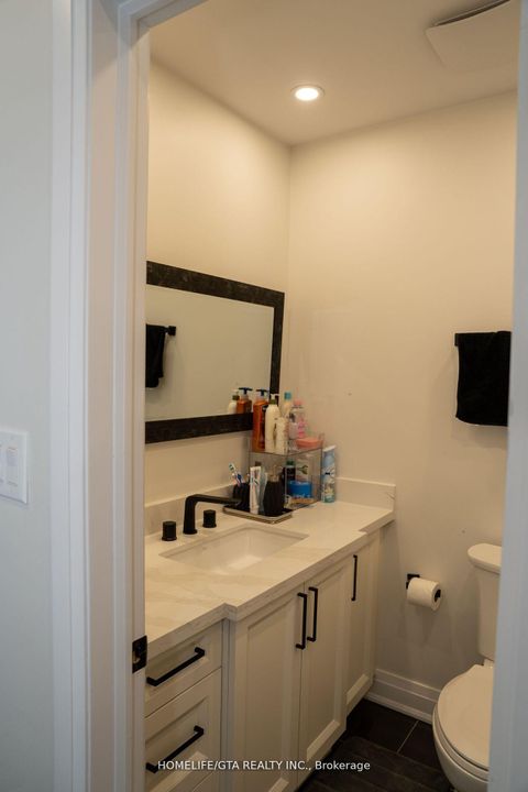 Photo 10 at 439 Rossland Road W, McLaughlin, Oshawa